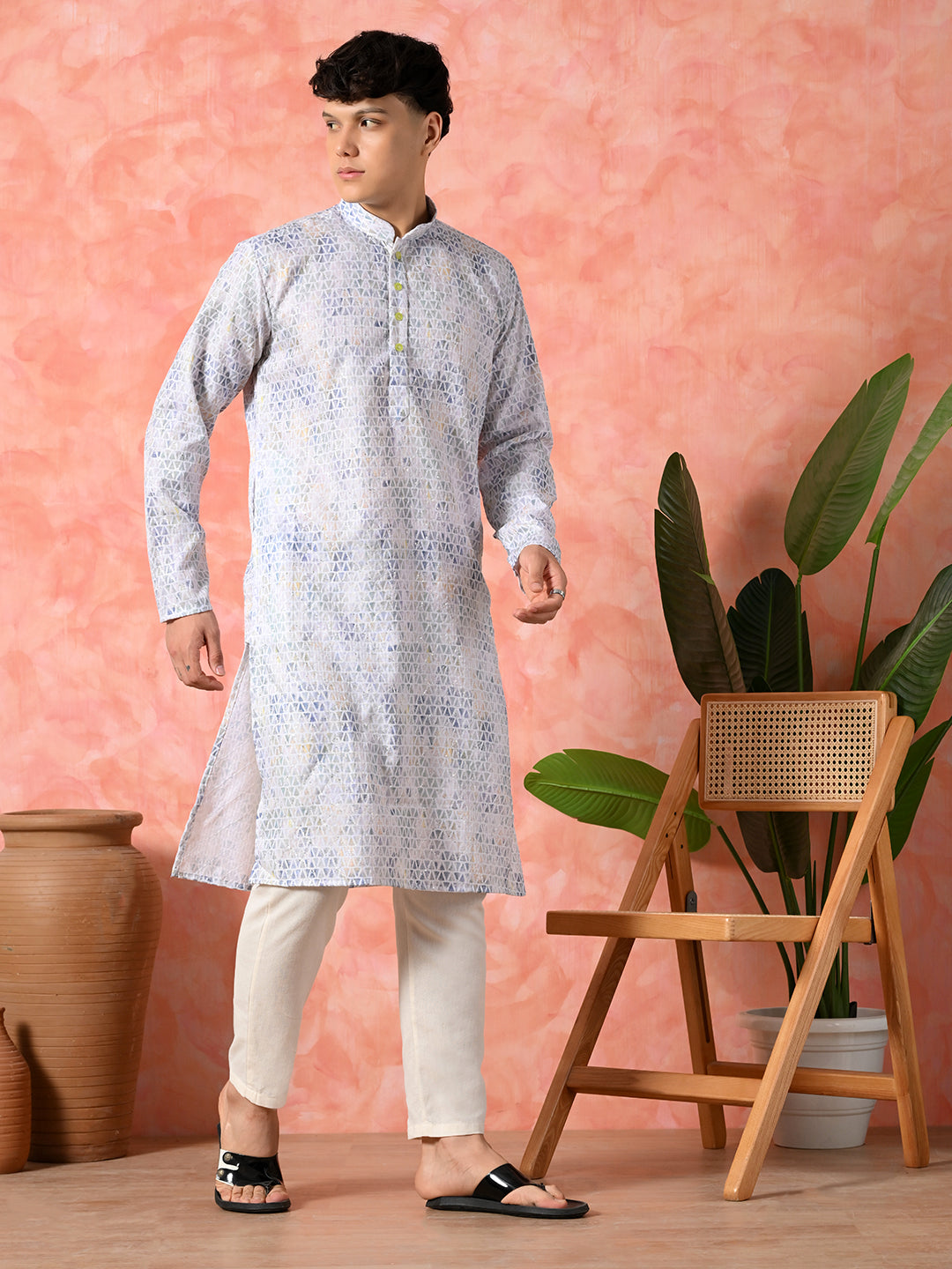 Men's white, blue triangle print kurta.